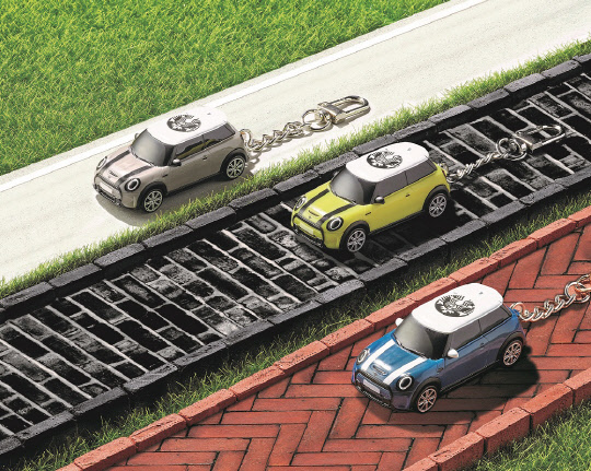 스타벅스와 MINI가 함께 선보인 굿즈가 대란 조짐을 보이고 있다. <스타벅스 제공>